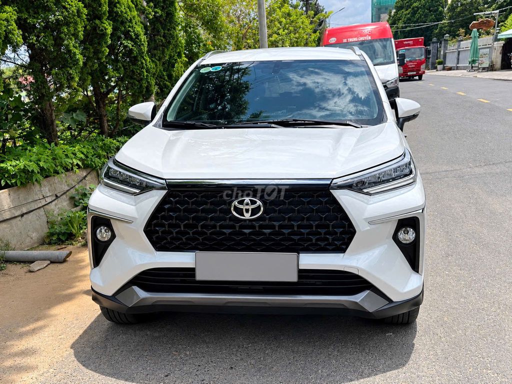 Toyota Veloz Cross 1.5 CVT 2024 Белый 7 мест