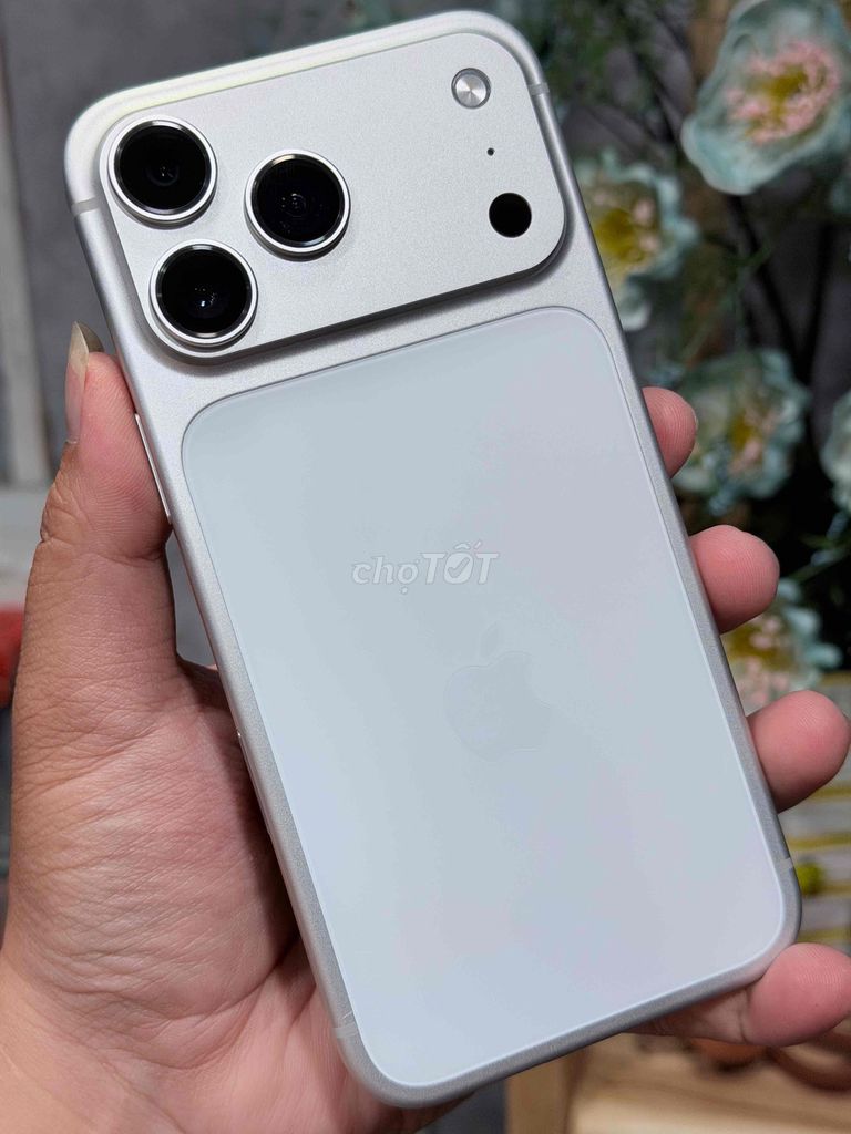 14prm lên 17prm trắng zin bán có Gl + Góp icloud. Mua bán Điện thoại tại Thành phố Biên Hòa Đồng Nai được đăng bởi HUNG  hình 1