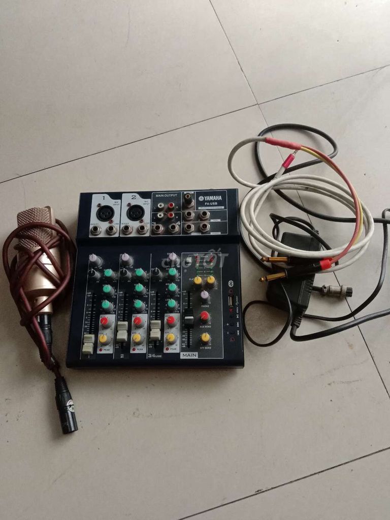 Mixer Yamaha F4 Pro Micro K200 Đen Vàng Đã dùng. Mua bán Tivi, Âm thanh tại Huyện Việt Yên Bắc Giang được đăng bởi Trần Ngọc Mộng  hình 1
