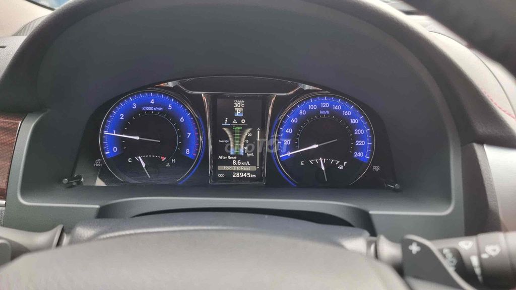 Toyota Camry 2018 2.5Q - 28945 km. Mua bán Ô tô tại Quận 12 Tp Hồ Chí Minh được đăng bởi Đăng Khoa hình 2
