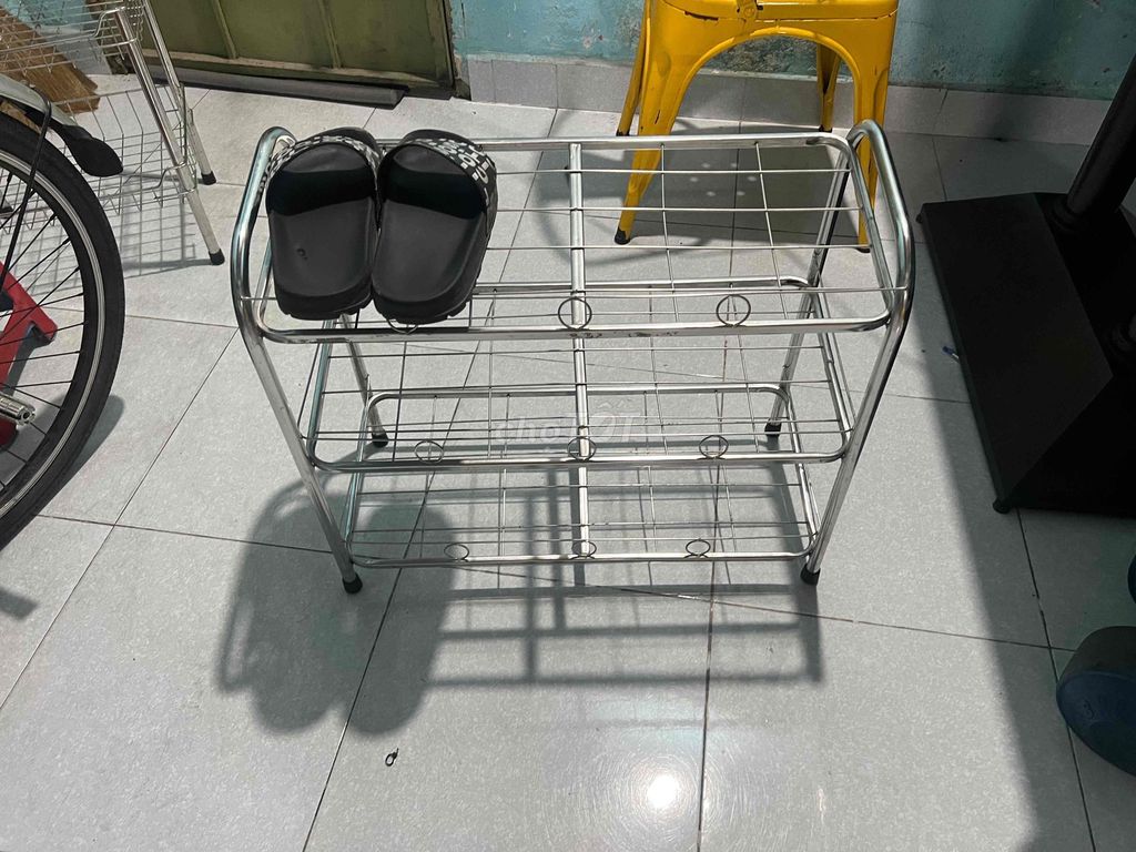 Kệ để giày dép 3 tầng Inox. Mua bán Tủ, kệ gia đình tại Thành phố Thủ Đức Tp Hồ Chí Minh được đăng bởi Trần Thanh Cường  hình 1