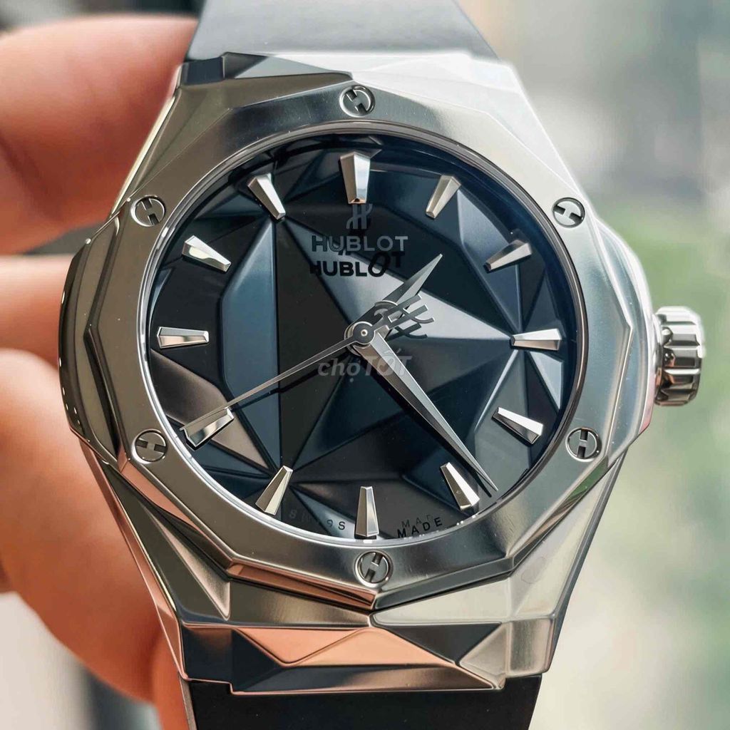 Hublot Orlinski 550.NS.1800.RX.ORL19 Titanium. Mua bán Đồng hồ tại Quận Thanh Xuân Hà Nội được đăng bởi Nguyễn Lương hình 1