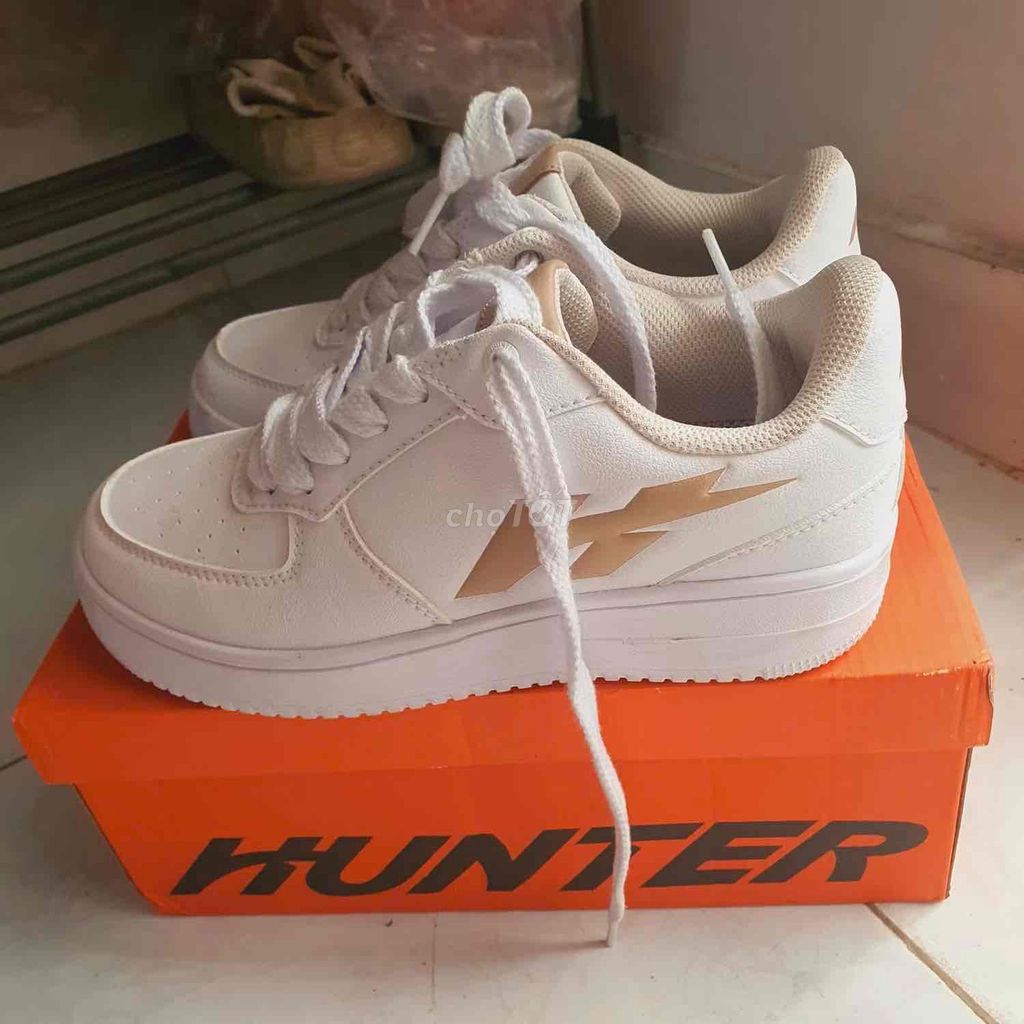 Giày thể thao Bitis Hunter Trắng size 36. Mua bán Giày dép tại Quận 12 Tp Hồ Chí Minh được đăng bởi Bùi Nguyễn Mạnh Long hình 1