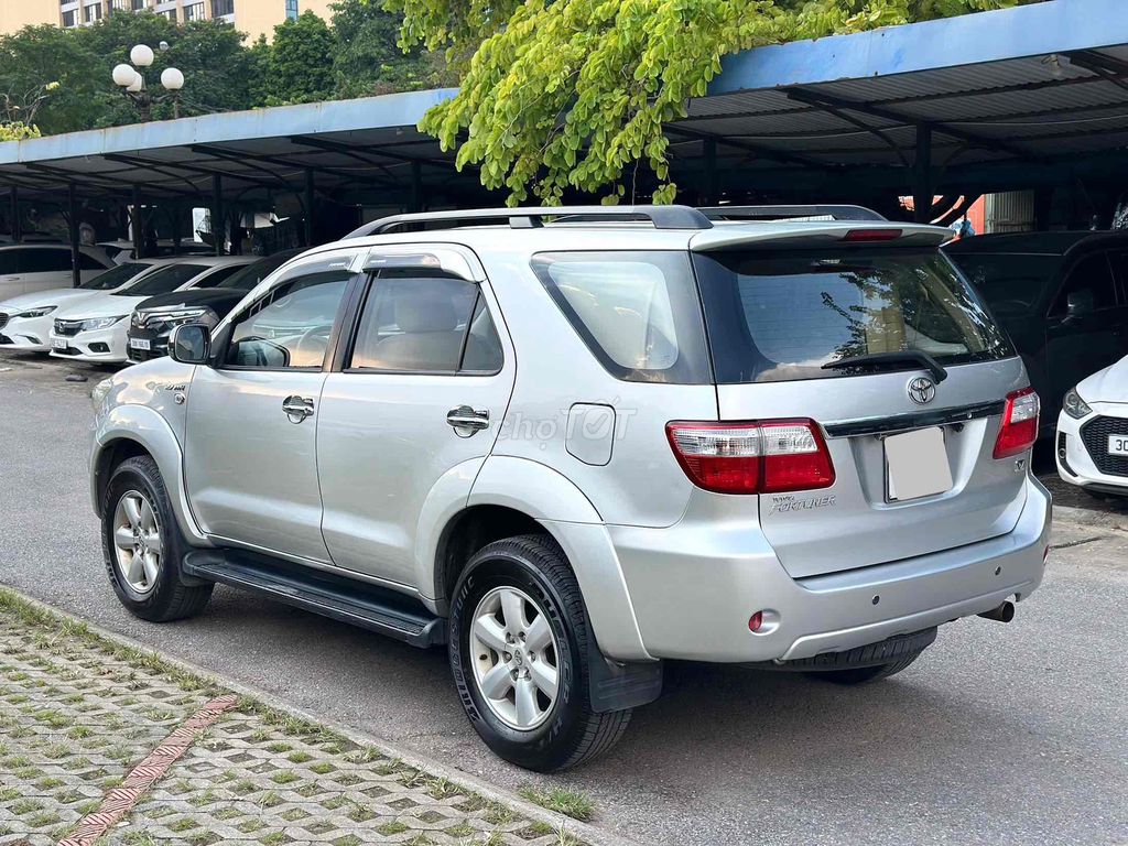 Toyota Fortuner 2010 2.7V 4x4 AT - 150000 km 1 Chủ. Mua bán Ô tô tại Quận Cầu Giấy Hà Nội được đăng bởi Vũ Kiên hình 5