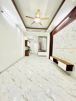 BÁN NHÀ PHỐ NGŨ NHẠC 59M 5 TẦNG GIÁ 6 TỶ. Mua bán nhà ở tại Quận Hoàng Mai Hà Nội được đăng bởi Ngọc Trịnh