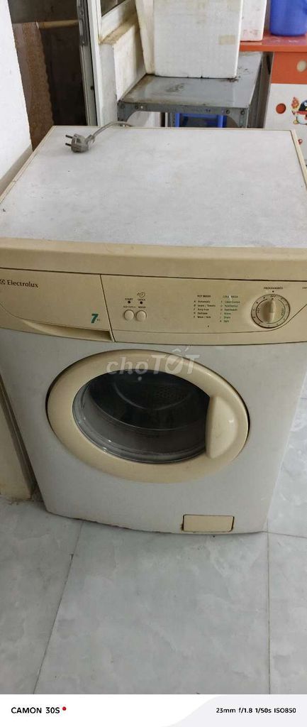 Máy giặt Electrolux 7kg cửa trước Nhật bãi. Mua bán Máy giặt tại Quận Hoàng Mai Hà Nội được đăng bởi Đào Thuấn hình 1
