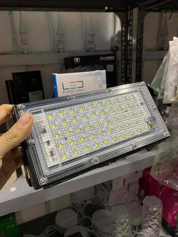 Đèn pha led 50W 220v