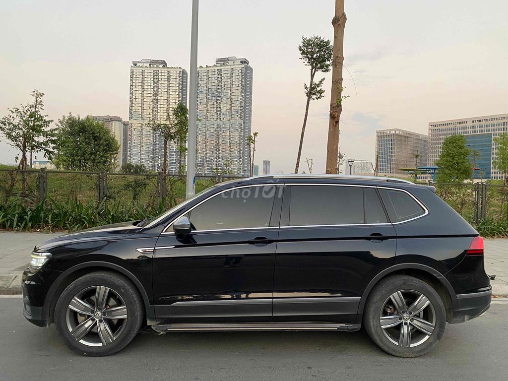 Volkswagen Tiguan 2018. Mua bán Ô tô tại Quận Nam Từ Liêm Hà Nội được đăng bởi KM Auto hình 3