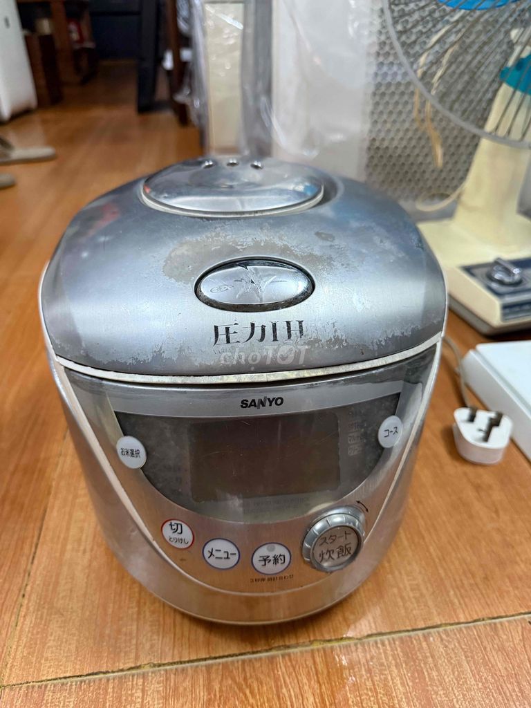 Nồi cơm điện Sanyo 1.8L Bạc. Mua bán Bếp, lò, đồ điện nhà bếp tại Thành phố Hải Dương Hải Dương được đăng bởi hồ văn út  hình 1