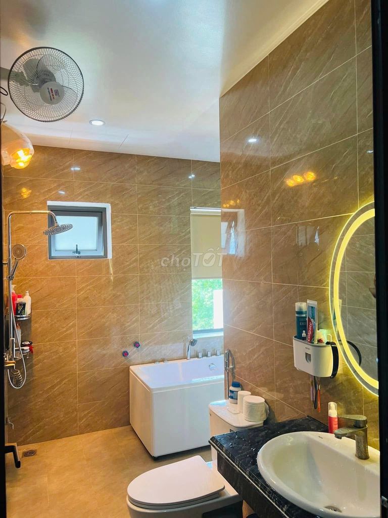 Bán nhà 8x20m 1 lầu ngay MT Trần Đại Nghĩa giá 1.2 tỉ, SHR