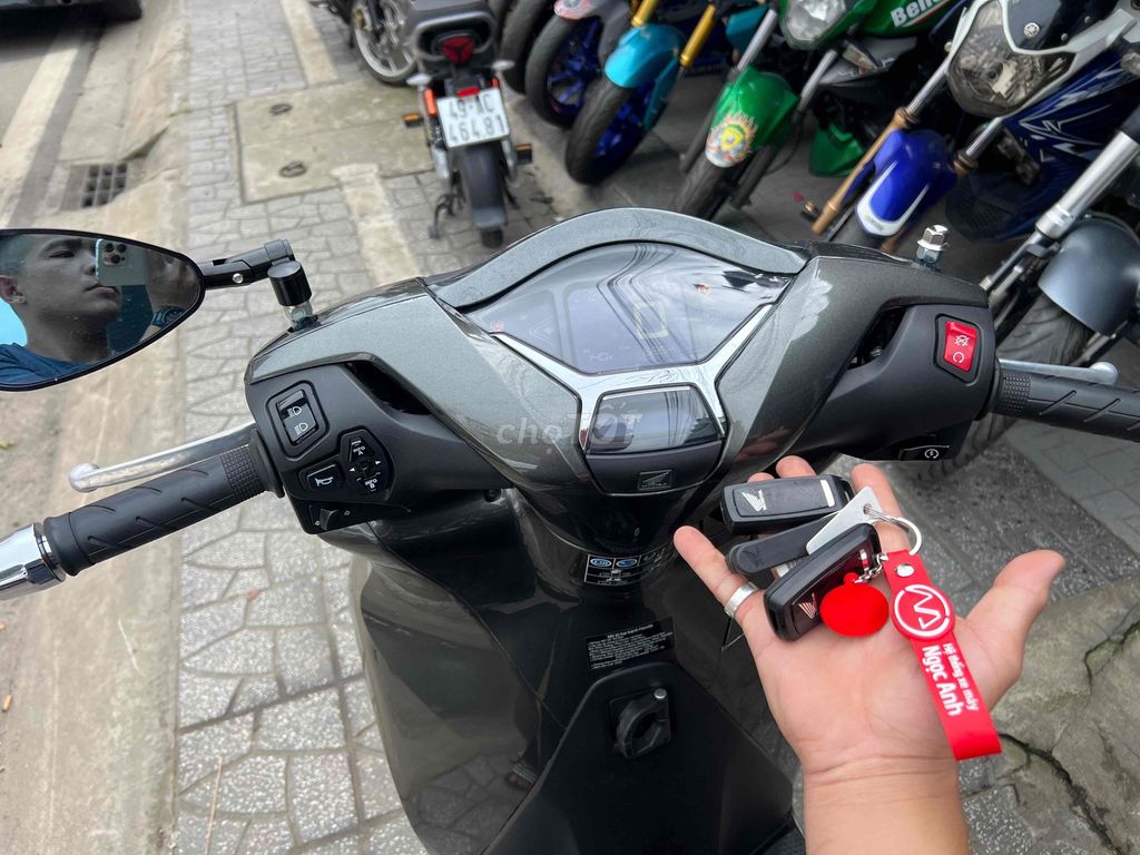 Sh 350 2024(mới 99%)❇️Đồng Moto Đà Lạt❇️. Mua bán Xe máy tại Thành phố Đà Lạt Lâm Đồng được đăng bởi ĐỒNG MOTOR 2  cá nhân hình 4