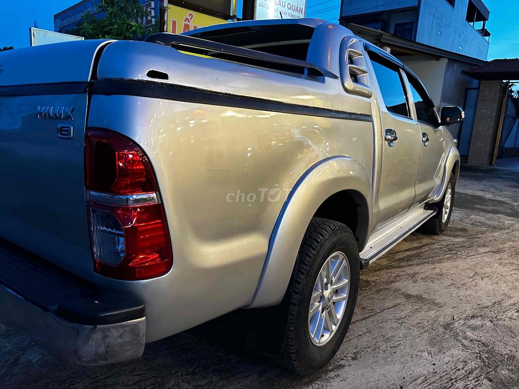 Toyota Hilux 2013 2.5E 4x2 MT - 80000 km. Mua bán Ô tô tại Huyện Cư Kuin Đắk Lắk được đăng bởi nguyễn thiên hải hình 3