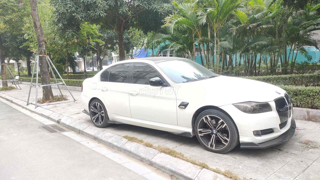 BMW 2010 Trắng 5 chỗ Tự động. Mua bán Ô tô tại Quận Nam Từ Liêm Hà Nội được đăng bởi Trần Văn Tú hình 3
