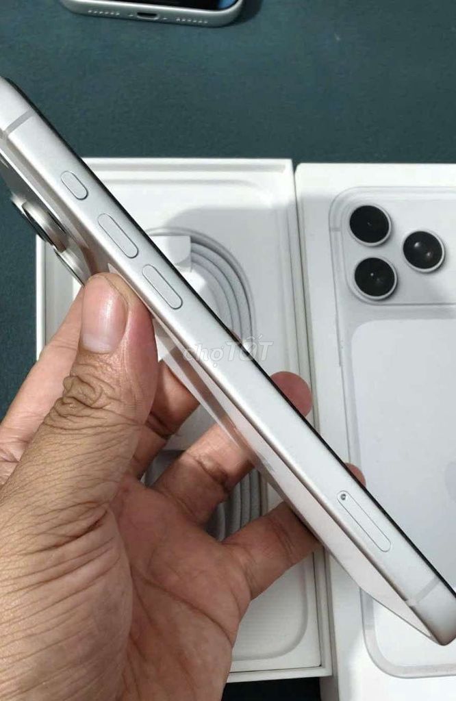 Apple iPhone 17 Pro Max Bạc. Mua bán Điện thoại tại Quận Ninh Kiều Cần Thơ được đăng bởi Thanh Hưng hình 1