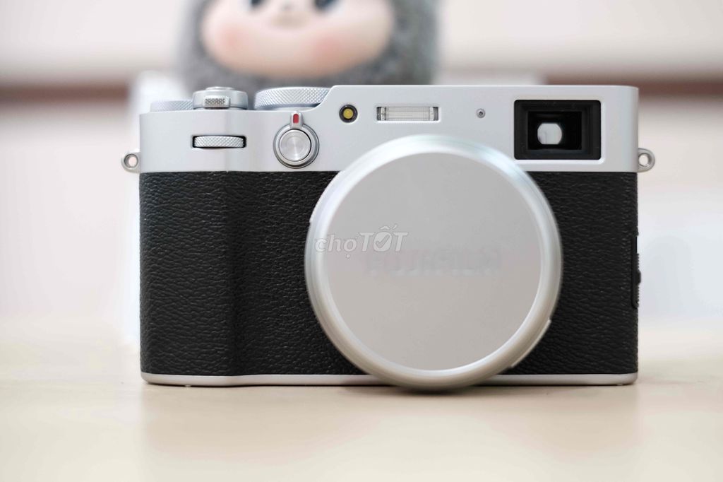 FUJIFILM X100V SILVER LIKE NEW