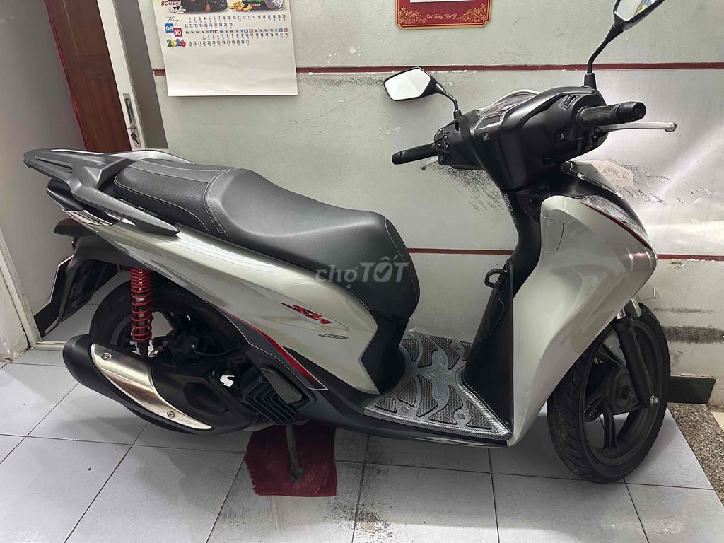 Honda SH 160 ABS 2024 Спортивная версия, серый цемент