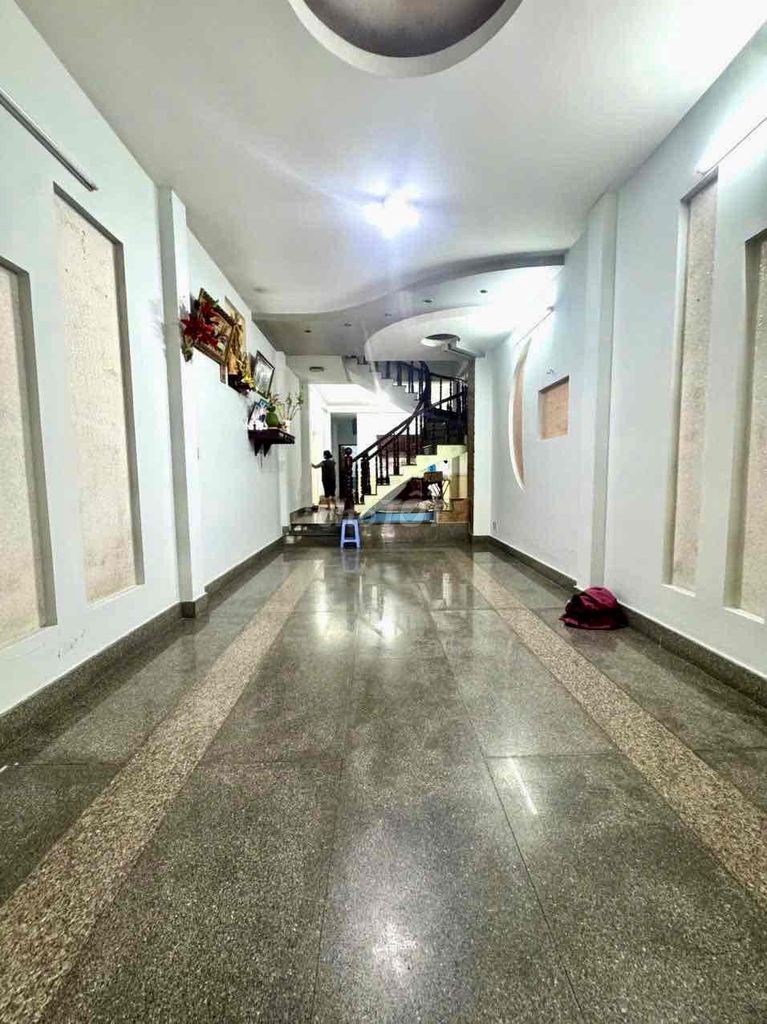 Передний дом KD 4x26 м, 2 этажа, ST (4 спальни, 4 туалета), широкий тротуар. ЧЫОНГ-ФУОКФАН