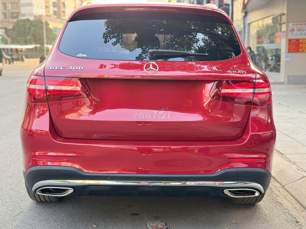 Mercedes GLC300 2018 model 2019 màu đỏ. Mua bán Ô tô tại Quận Thanh Xuân Hà Nội được đăng bởi Nguyễn Tuấn Hoàng hình 6