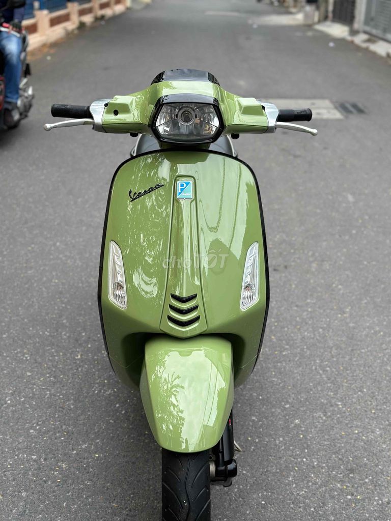 Vespa sprint xanh bơ 2019 nợ xấu đưa 16 triệu