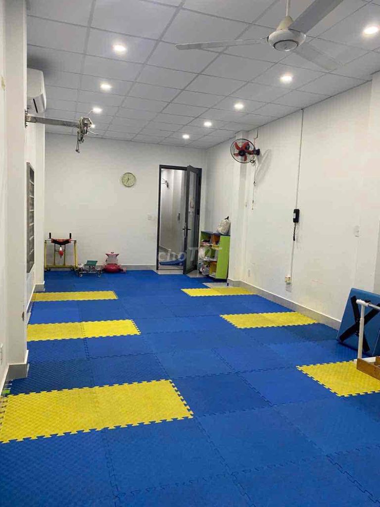 Аренда · 11 комн. · 100 м² · Quận Gò Vấp, ул. Đường Phan Văn Trị