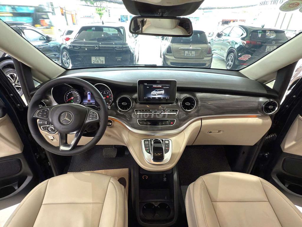 Mercedes Benz V250 Luxury 2020, 1 chủ, tên cty xhđ. Mua bán Ô tô tại Thành phố Thủ Đức Tp Hồ Chí Minh được đăng bởi Đức Hưng Siêu thị ô tô Thủ Đức hình 12