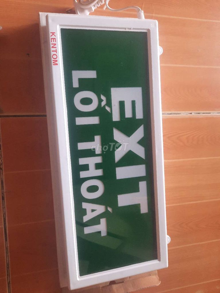 Đèn exit lối thoát Kentom VN, mã 1