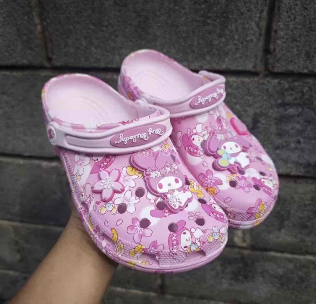 Dép Crocs Melody Nữ Hồng. Mua bán Giày dép tại Quận Bình Thạnh Tp Hồ Chí Minh được đăng bởi Mỹ Trang hình 1