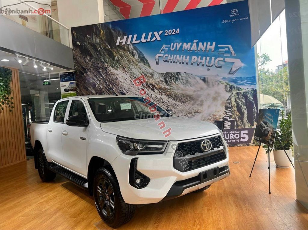 Toyota Hilux 2.4 4x2 AT. Mua bán Ô tô tại Quận Cầu Giấy Hà Nội được đăng bởi Ms Khuyên hình 4