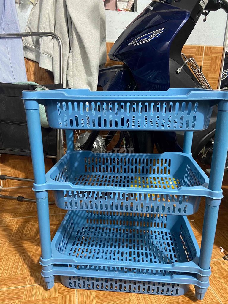 Kệ nhựa 4 tầng Xanh dương. Mua bán Tủ, kệ gia đình tại Quận Gò Vấp Tp Hồ Chí Minh được đăng bởi Hương Store hình 1