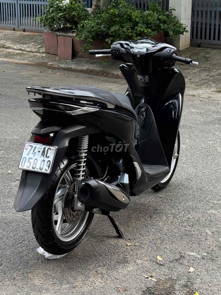 Honda SH 160i конец 2024 черный, оригинал, 1 владелец