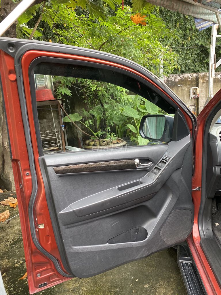 Bán xe Dmax Type Z 2014 2 cầu số tự động. Mua bán Ô tô tại Quận Tân Bình Tp Hồ Chí Minh được đăng bởi Toan hình 9