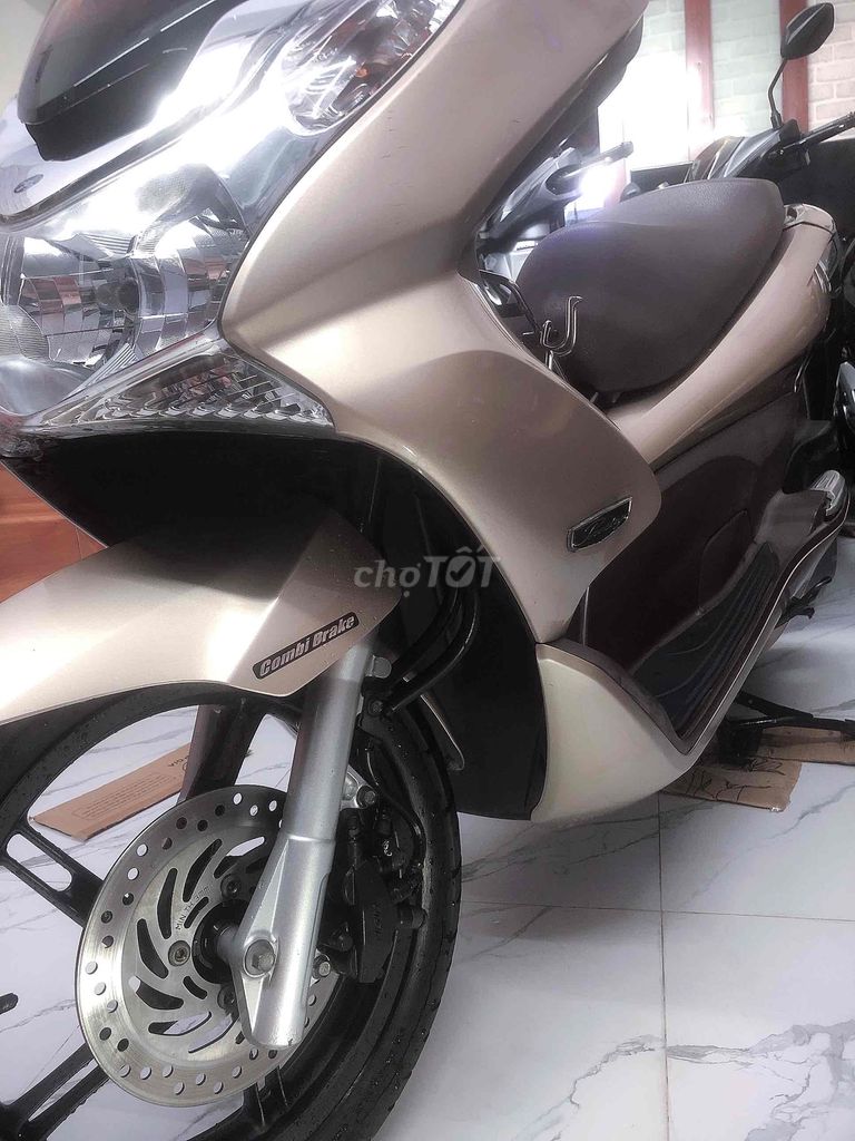 pcx Fi nhập thái,sơn zin mới ken,máy zin 100% êm r