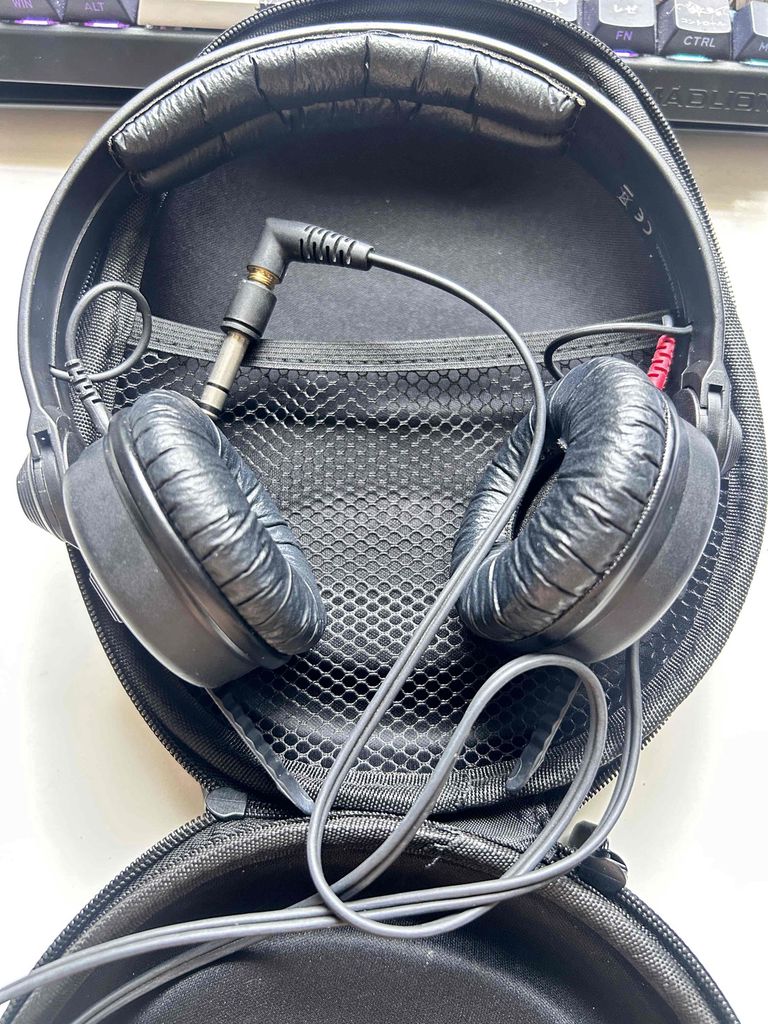 Tai nghe kiểm âm Sennheiser HD25 Đen. Mua bán Tivi, Âm thanh tại Quận Cẩm Lệ Đà Nẵng được đăng bởi Minh Nhật Nguyễn hình 1