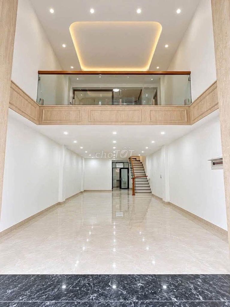 Продам 8-этажный дом в Ким Ма, Ба Динь, избегая автомобилей, бизнеса
