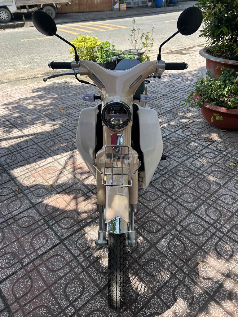 Xe máy điện Cub màu Kem xe mới. chúng thưởng bán. Mua bán Xe điện tại Quận 12 Tp Hồ Chí Minh được đăng bởi Xe Máy Anh Em hình 1