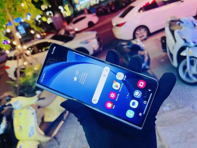 Samsung Z Fold 5 256G Mỹ màu xanh 2sim có Trả Góp