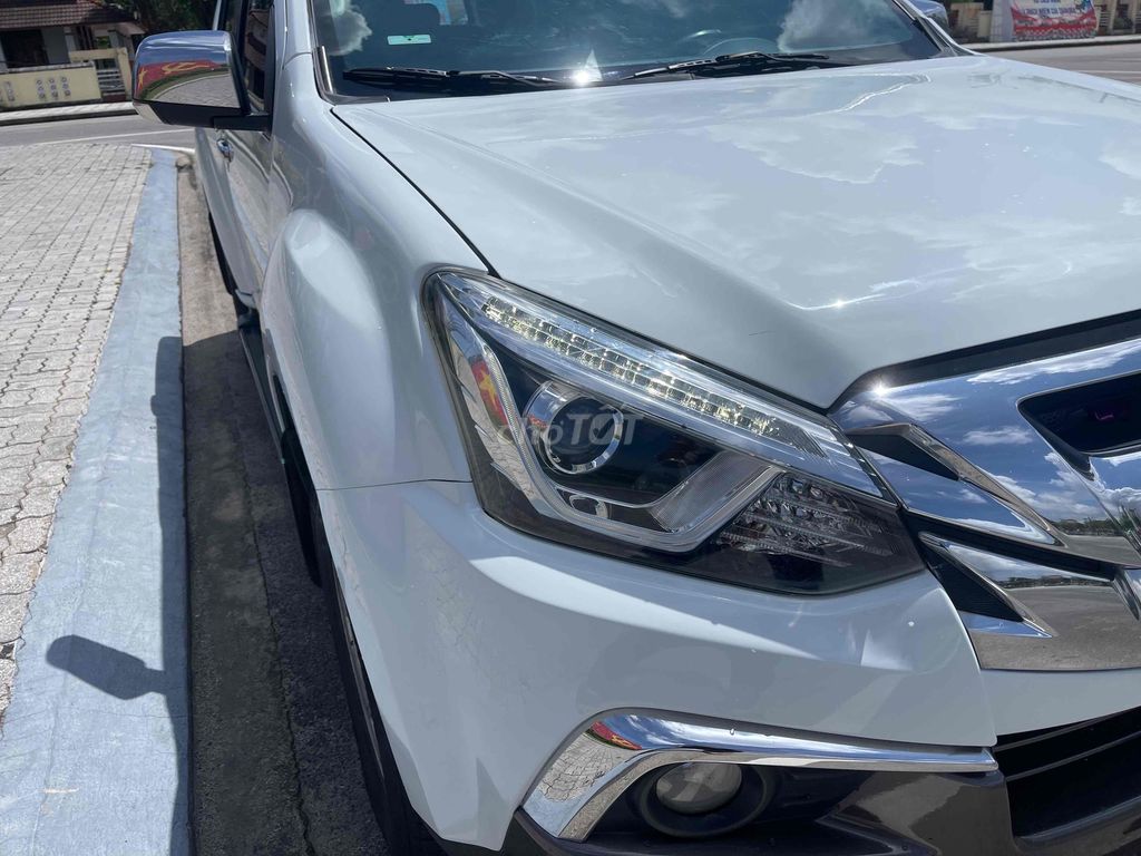 Isuzu Mu X 2019 - 160000 km. Mua bán Ô tô tại Huyện Núi Thành Quảng Nam được đăng bởi Võ Thành Long hình 4