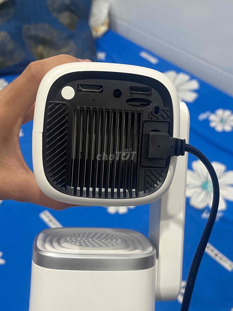 Máy chiếu Beecube Trắng nhỏ gọn. Mua bán Đồ dùng văn phòng tại Thị xã Tân Uyên Bình Dương được đăng bởi tr giahan hình 1