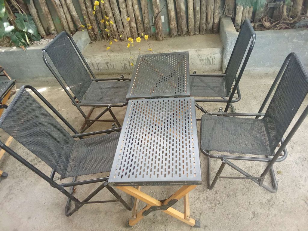 Bộ bàn ghế gấp gọn kim loại Đen. Mua bán Bàn ghế tại Huyện Diên Khánh Khánh Hòa được đăng bởi  Trần Hoài Thu hình 1