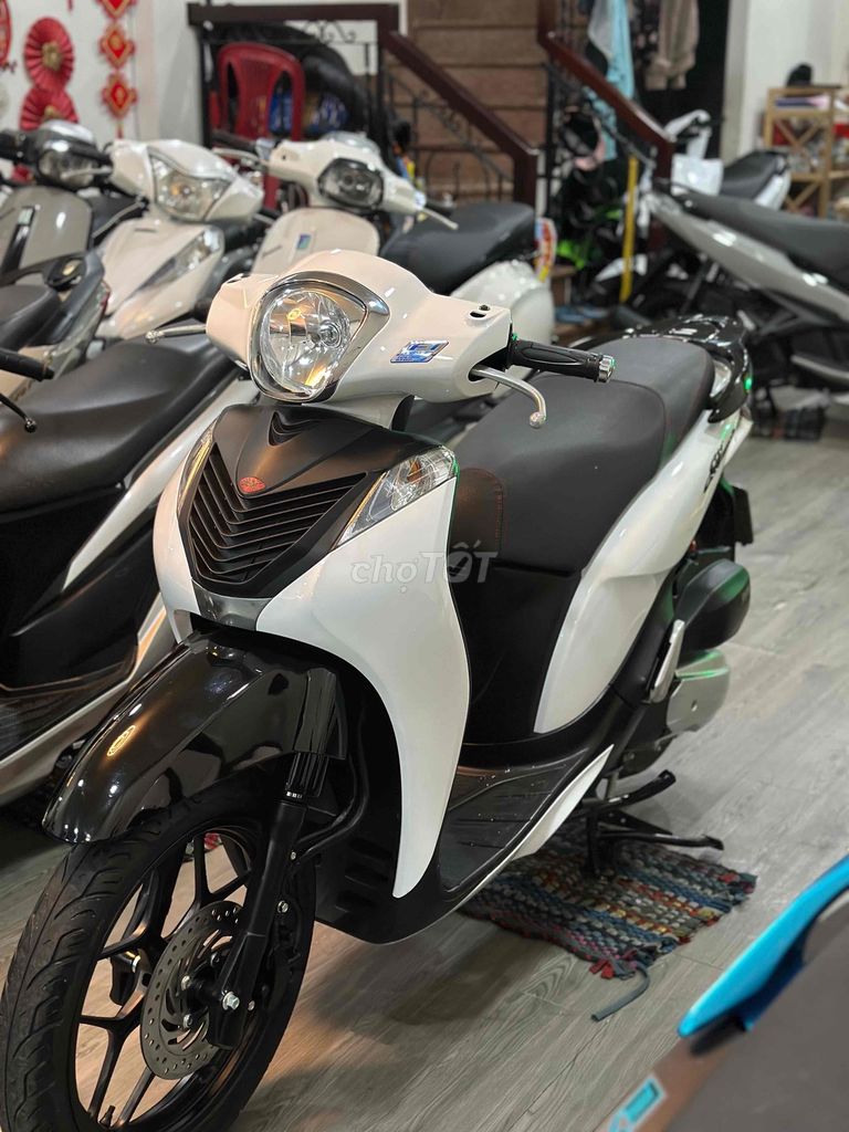 Sh mode 2017 trắng đen siêu đẹp nợ xấu trả 12 triu. Mua bán Xe máy tại Quận Thanh Khê Đà Nẵng được đăng bởi Xe Máy Cũ Hải Nguyễn hình 2