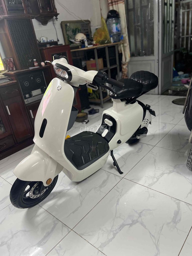 Xe máy điện Yadea Vc plus 2025 Trắng
