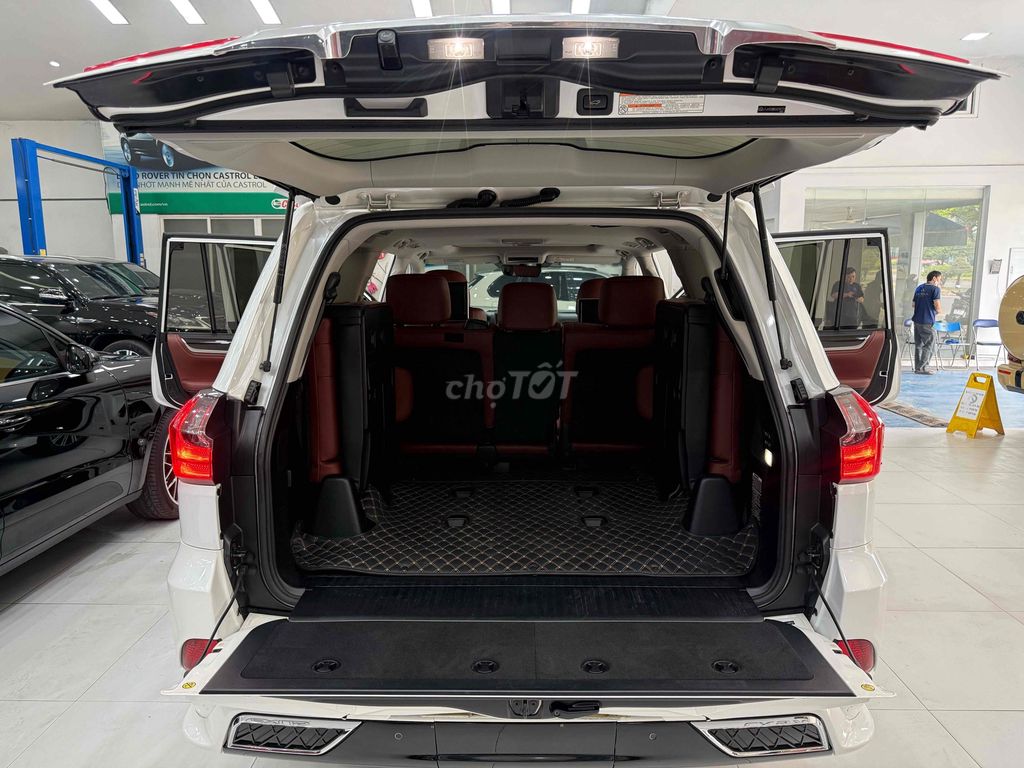 Lexus LX570 2018 Trắng 93000 km. Mua bán Ô tô tại Quận Tân Bình Tp Hồ Chí Minh được đăng bởi Nguyễn Văn Lâm hình 8