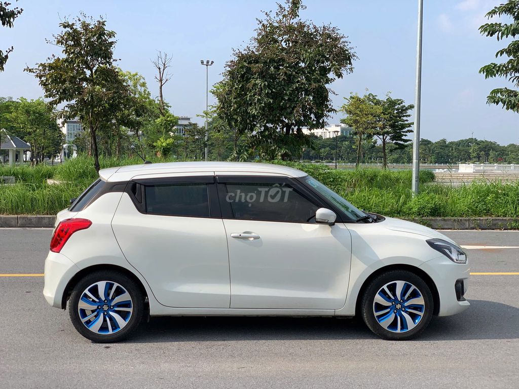 Suzuki Swift GLX 1.2 AT 2018, đi ít trong tầm giá. Mua bán Ô tô tại Quận Long Biên Hà Nội được đăng bởi Long Biên Cars hình 8
