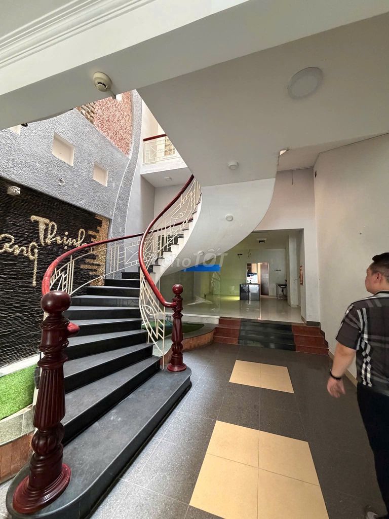 Аренда · 4 комн. · 135 м² · Quận Thanh Khê, ул. Đường Võ Văn Tần
