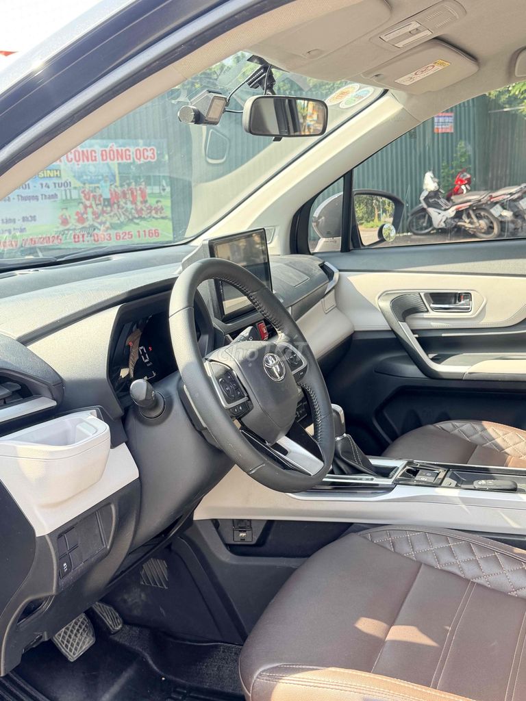 Toyota Veloz 2022 80000 km Đen. Mua bán Ô tô tại Quận Long Biên Hà Nội được đăng bởi Đào Việt Phương hình 6