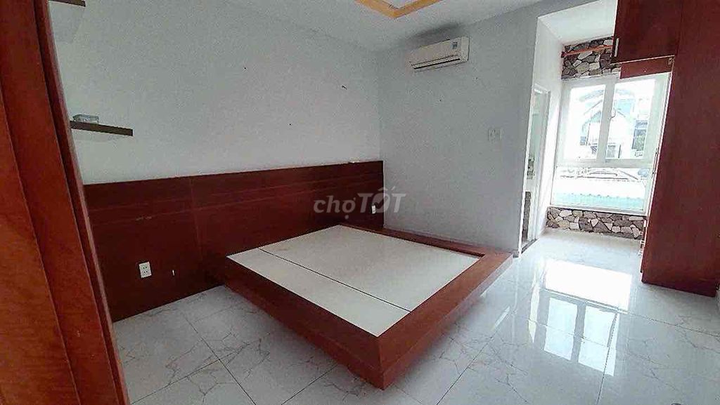 NHÀ [ 4 x18 ] 3 lầu ( 5PN,5WC) KHU LÊ VĂN QUỚI ,BINH TÂN