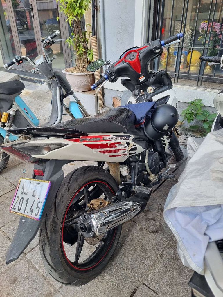 Exciter 135 2014 đen trắng đỏ đen cá nhân bán. Mua bán Xe máy tại Quận Long Biên Hà Nội được đăng bởi Lương Hải hình 1
