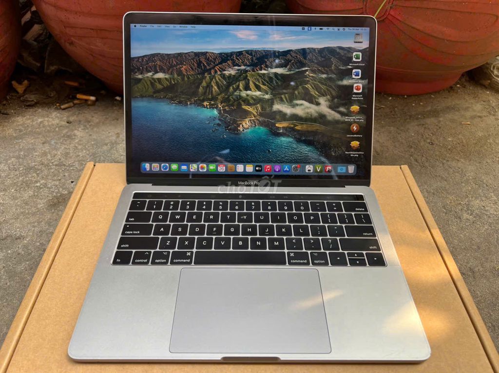 PRO 13.3'' 2017 TOUCBAR / I5 / 8G / 256G / FULL US. Mua bán Laptop tại Quận 3 Tp Hồ Chí Minh được đăng bởi Tèo hình 1