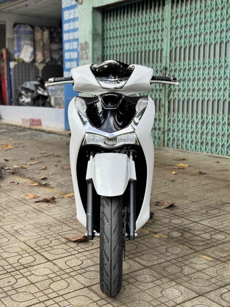 Хонда SH 150 АБС белая