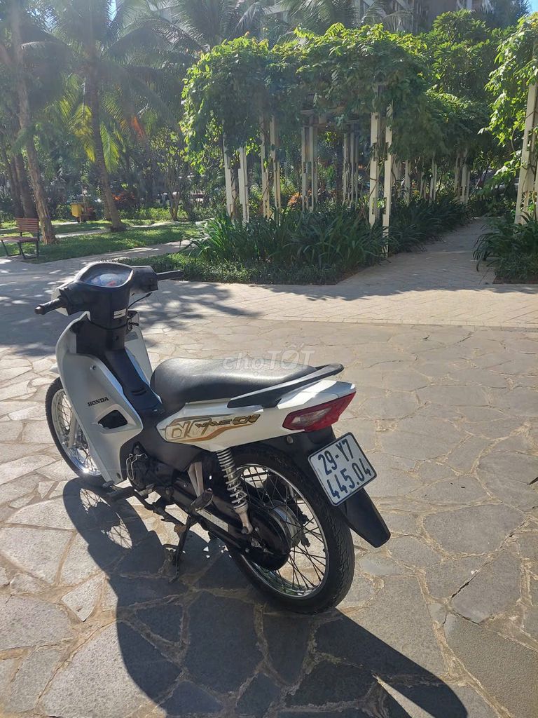 Bán xe Wave mầu trắng chính chủ. Mua bán Xe máy tại Quận Hai Bà Trưng Hà Nội được đăng bởi Nguyễn Khánh Trực hình 7